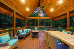 New! Ritzy Rendezvous! An adventure in privacy! - Image 4
