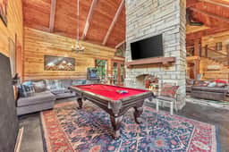 New! 6BR Spa-Firepit-Pool Table-Arcade-Mini Golf! - Image 4