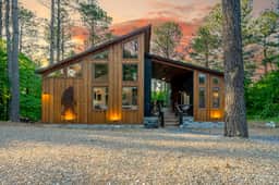 New! Luxury Cabin Retreat Hot Tub-Playset-Firepit - Image 2