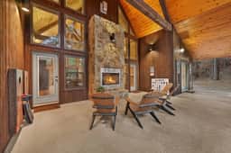NEW! Prime Cabin Chateau, Hot Tub-Firepit-Sleeps 6 - Image 4