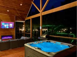 Entertainment Cabin Retreat, Spa Games & Play Zone - Image 3