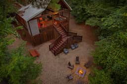 Rustic Cabin Near Creek with Hot Tub & Fire Pit - Image 2