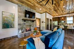 New! At Ease Romantic Honeymoon Cabin Hot Tub - Image 2