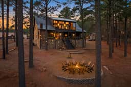 New! Answered Prayers! Pond! Hot Tub! Sleep 22! - Image 3