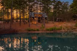 New! Answered Prayers! Pond! Hot Tub! Sleep 22! - Image 2