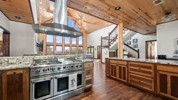 New! Unbelievable Views! Gourmet Kitchen! Firepit! - Image 3
