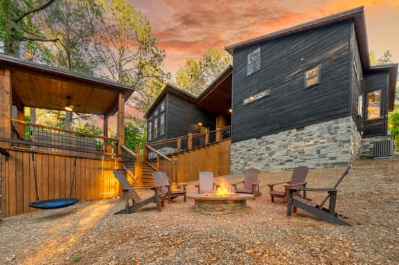 New! Luxury Cabin Retreat Hot Tub-Playset-Firepit - Image 4