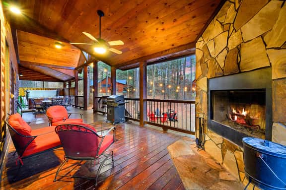The Great Escape! 4BR w Game Room - Hot Tub - Sleeps 12 - Image 3