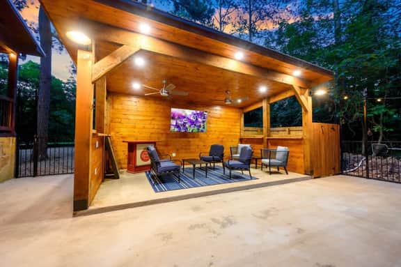 After the Sunset! 1-Level 5BR! Pool! - Arcade! - Image 3