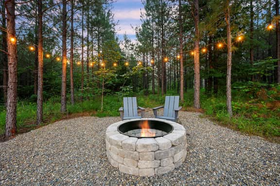 New! At Ease Romantic Honeymoon Cabin Hot Tub - Image 4