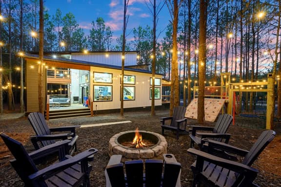New Luxury! Starlight Pines Hot Tub-Arcade-Firepit - Image 1
