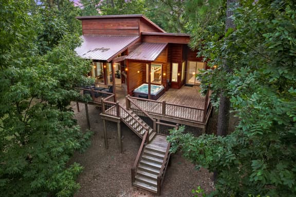 Cabin Retreat with Spa, Fire Pit & Games - Sleeps 4 - Image 1